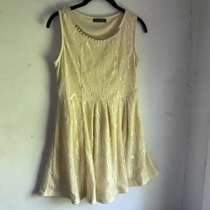 Lace skater dress w/ pearl detailing